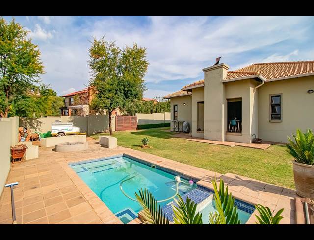 3 BEDROOM HOUSE FOR SALE IN PEBBLE ROCK GOLF VILLAGE
